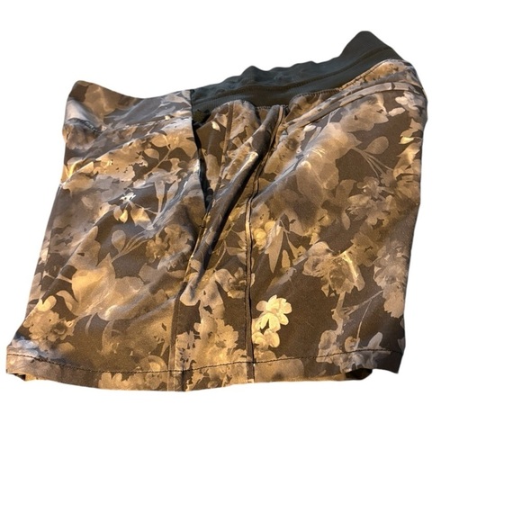 Athleta Brooklyn Midrise Short Sz 4 Printed Black Zip Pockets Running Athleisure - Picture 4 of 7